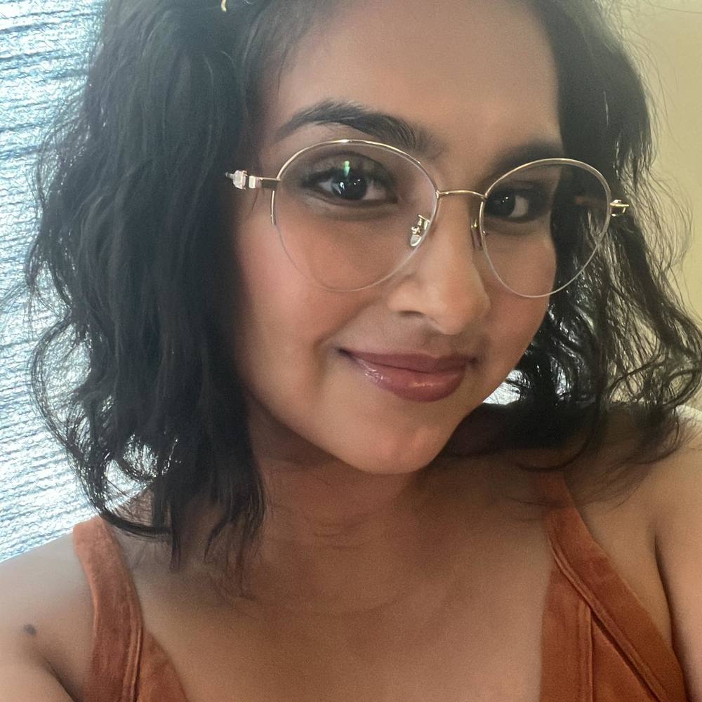 Meet your Posher, Crystal